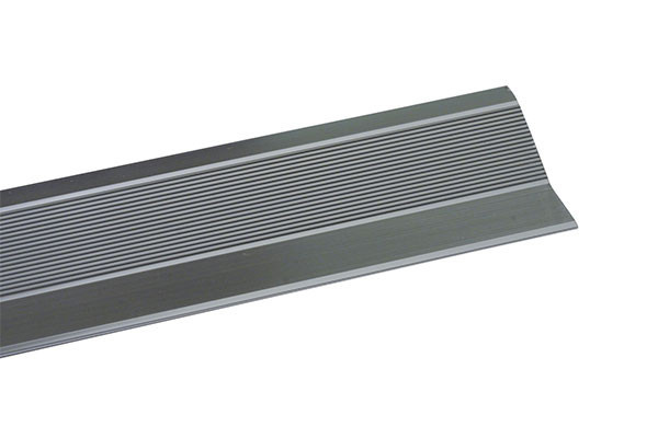 TAPAJUNTAS ADHESIVO AMIG PLATA 4-985 ESCALON  195629
