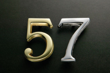 NUMERO LATON CUERO PEQUEÑO (5 CM) 5