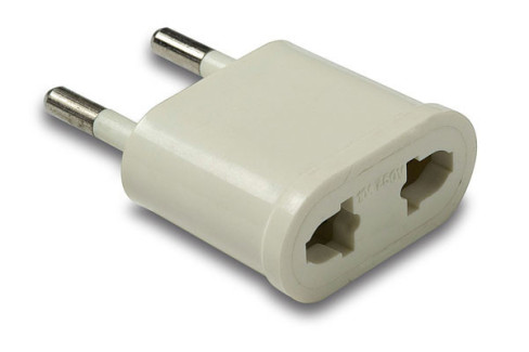 ADAPTADOR EUROPEO UNIVERSAL 10A-250V 1401-1041 FAMATEL