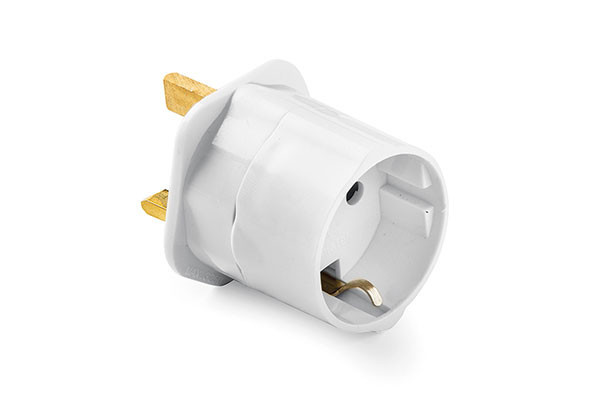 ADAPTADOR INGLES EUROPEO 1407 FAMATEL