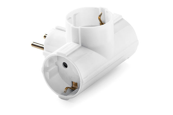ADAPTADOR TRIPLE TT 3600W 16A-250V 1307 FAMATEL