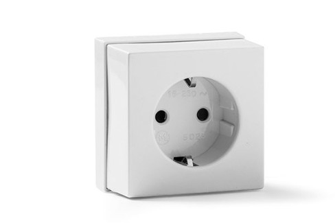 SERIE SUPERFICIE. BASE TT LATERAL 16A-250V 5023-B FAMATEL