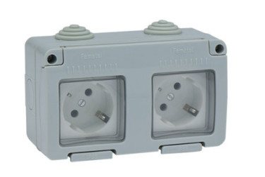 SERIE ESTANCA. BASE TT LATERAL DOBLE 16A 19071 FAMATEL