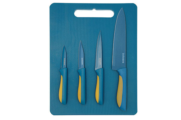 SET 4 CUCHILLOS C/TABLA AMALFI BIDASOA ARC